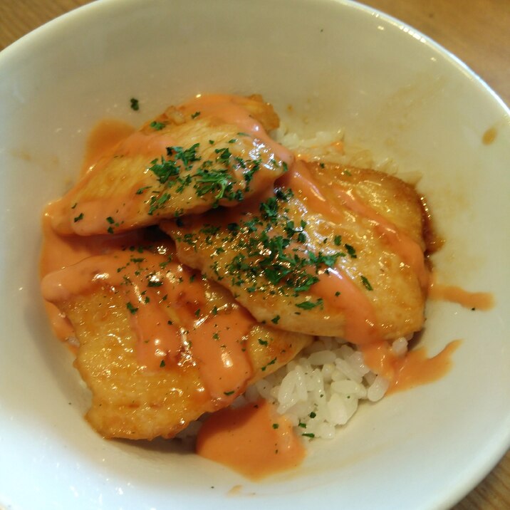 オーロラソースのチキン南蛮丼